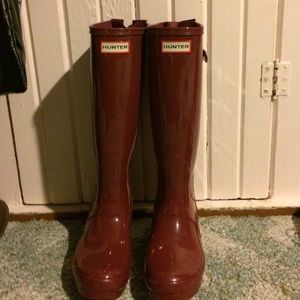 maroon hunter rain boots