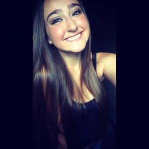 Meet your Posher, Lauren