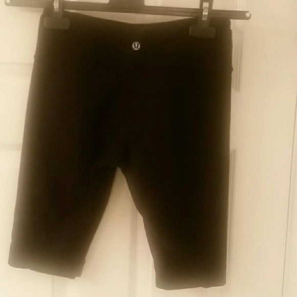Lululemon Capri length pants size 4