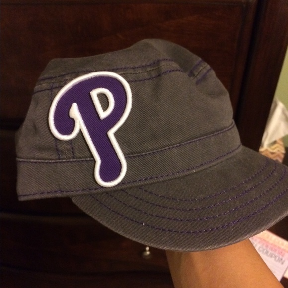 🚫SOLD ON Ⓜ️ERC🚫Philadelphia Phillies Hat