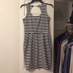 Love...Ady striped dress circle cutout back