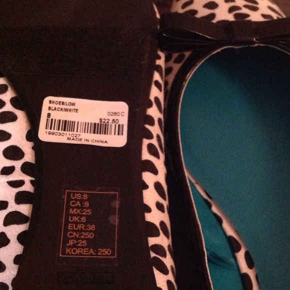 Forever 21 Animal Print Flats - Picture 3 of 3