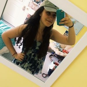 Meet your Posher, Olivia