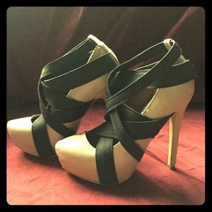 Strappy pumps