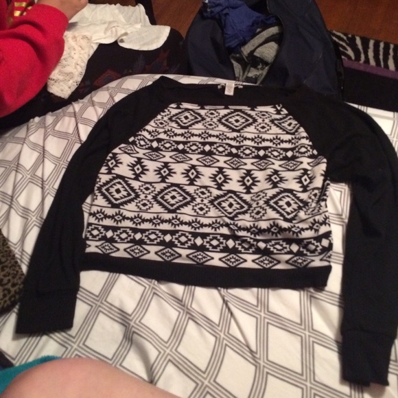 Long sleeve black & white