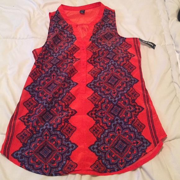 Old navy loose fitting top.. Fits bust size 34 B