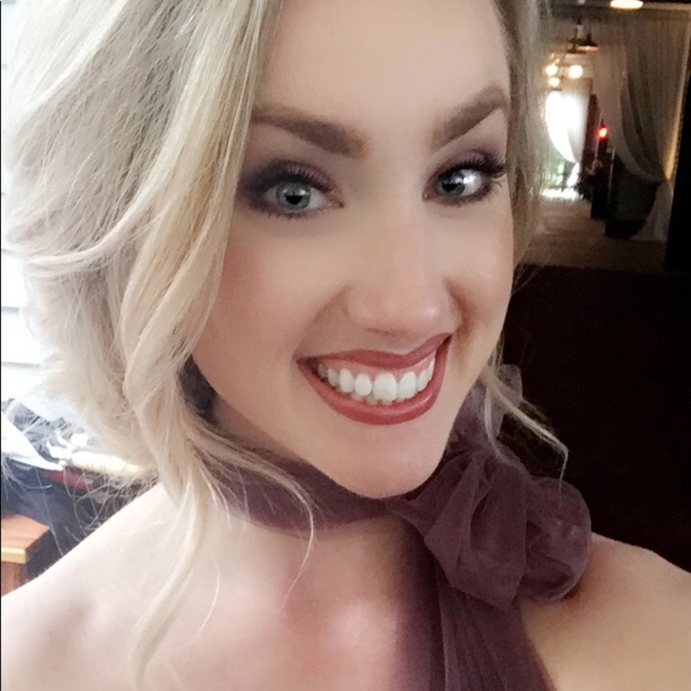 Meet your Posher, Lauren