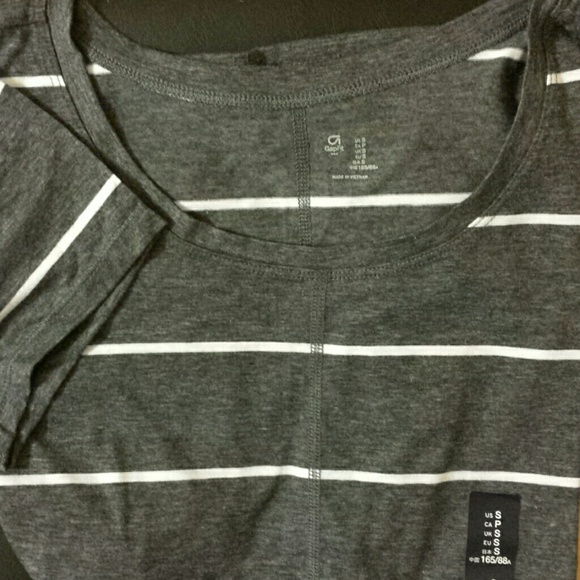 T-shirt by Gap - Picture 1 of 3