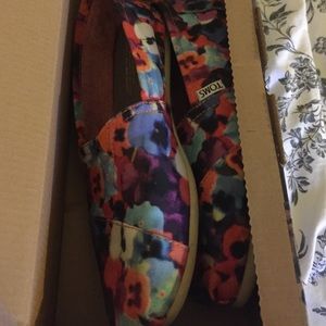 Floral girly toms