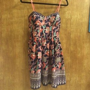Floral dress size large. Runs a bit small