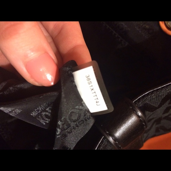 MK jet black purse - Picture 4 of 4