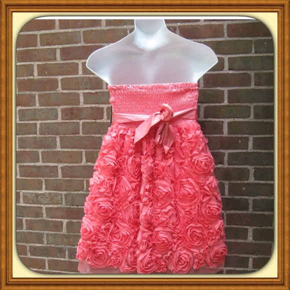 XOXO Rosette Coral Dress - Picture 2 of 3