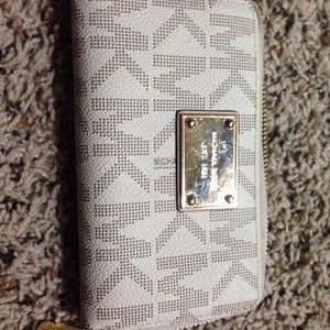 Michael Kors wristlet