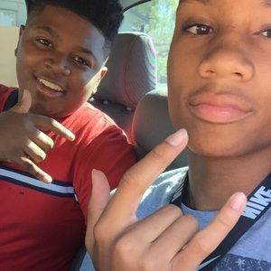 Meet your Posher, Elisha