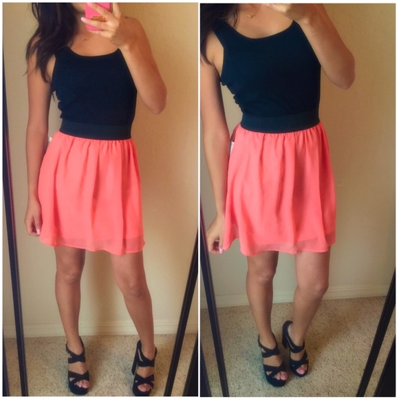 Forever 21 Dresses & Skirts - Coral Skirt