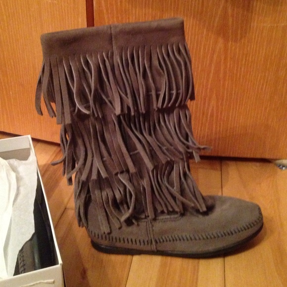 moccasin fringe boots