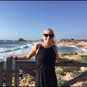 Meet your Posher, Julia