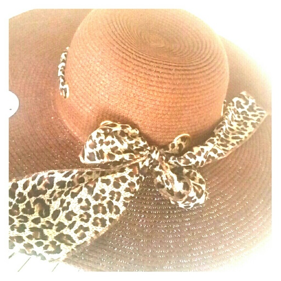 Brown Oversized floppy summer hat