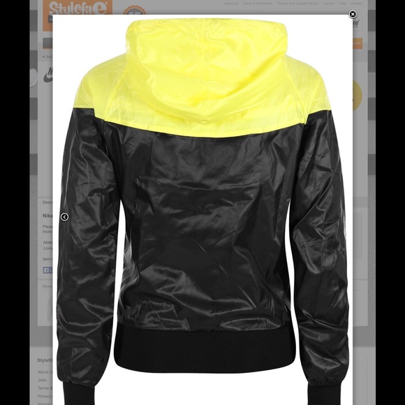 Nike- SOLD! - Picture 2 of 3