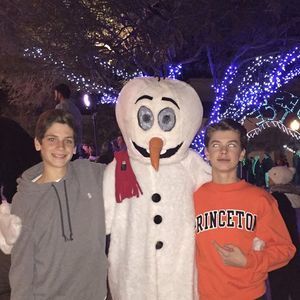 Meet your Posher, Max