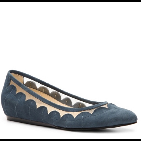 NEW Suede Tahari Daisy Flats