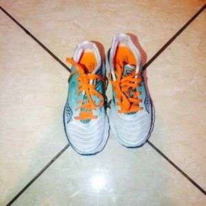 Saucony running shoes size 5.5