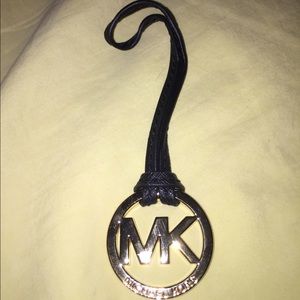 Michael Kora medallion