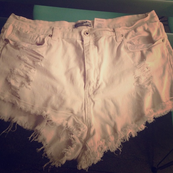 High wasted white shorts