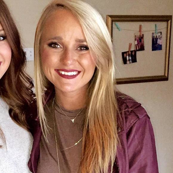 Meet your Posher, Danielle - Picture 1 of 1