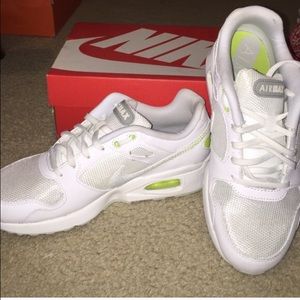 White Nike Air Max
