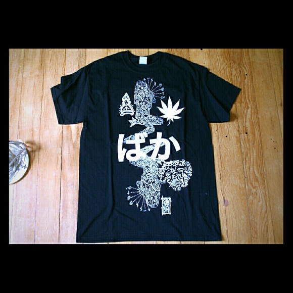 Victoria secret zombie chick tee