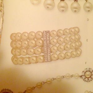 Pearl bracelet