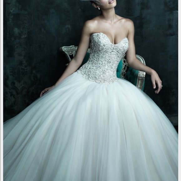 Allure c244 wedding gown