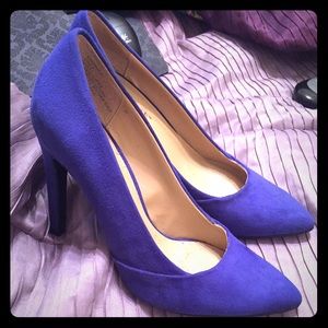 Cute cobalt blue pumps