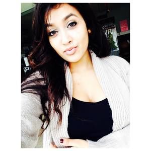 Meet your Posher, Roshelle