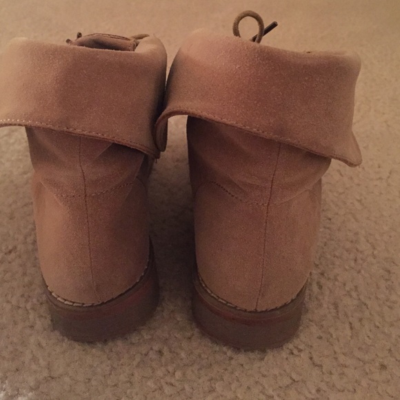 Shoes - Picture 3 of 4