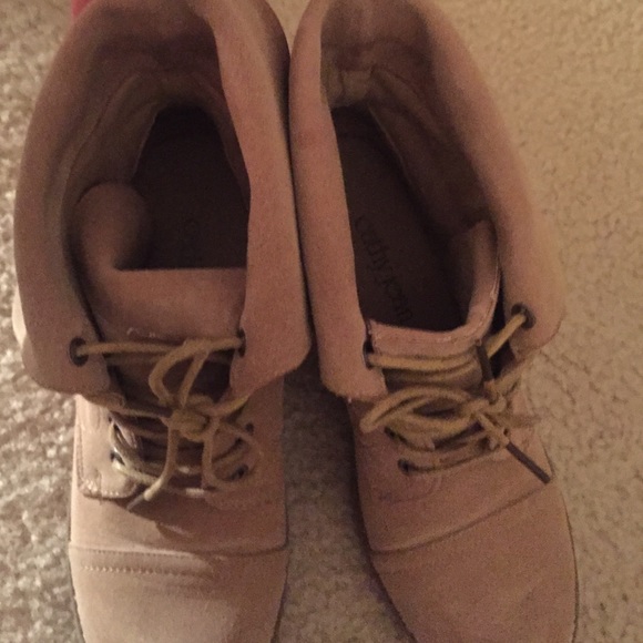 Shoes - Picture 4 of 4