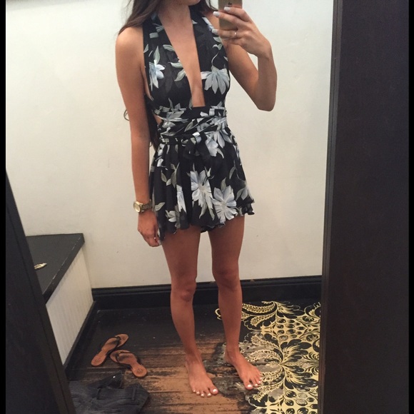 Open back romper. NWOT - Picture 1 of 1