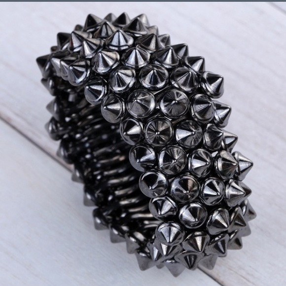 Grey Rivet Elastic Bracelet ** SALE - Picture 3 of 3