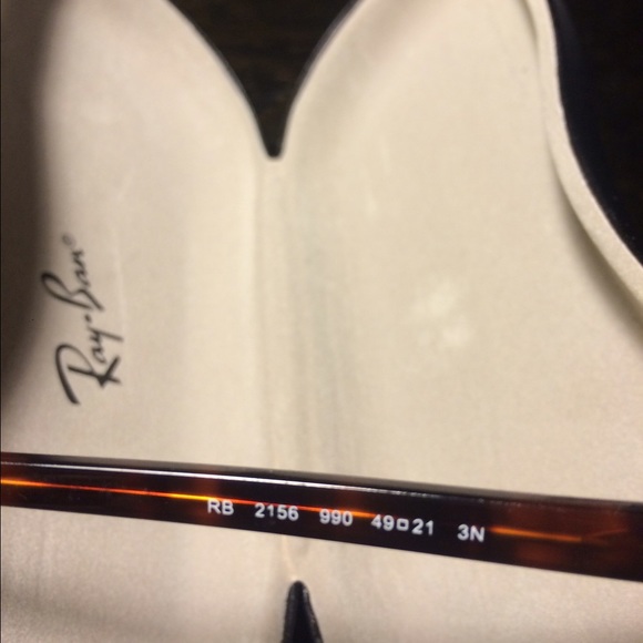 Ray-Ban Sunglasses - Picture 4 of 4