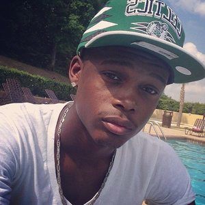 Meet your Posher, Devonte