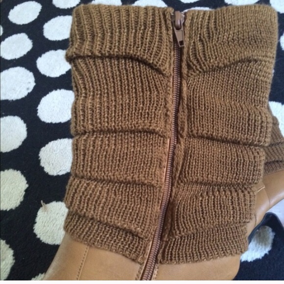 Brown boots - Picture 2 of 4