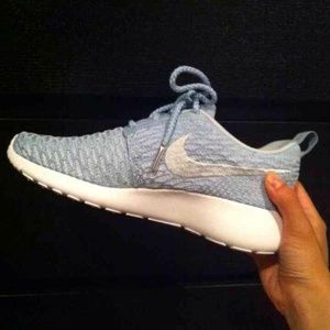 New nike roshe flyknit