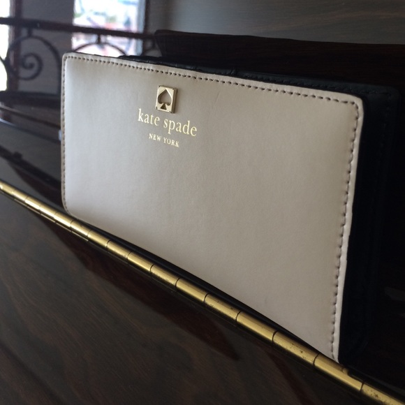 kate spade Clutches & Wallets - 💖SOLD💖Kate Spade New York Wallet