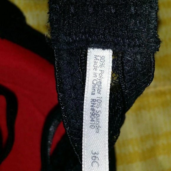 Sexy 36C black/red lace and ribbon bra - Picture 3 of 3