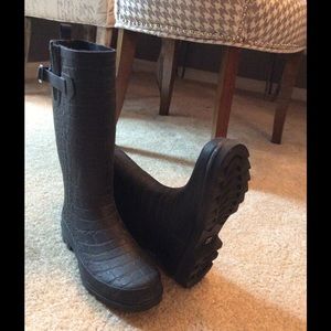 Nine West black alligator rain boots