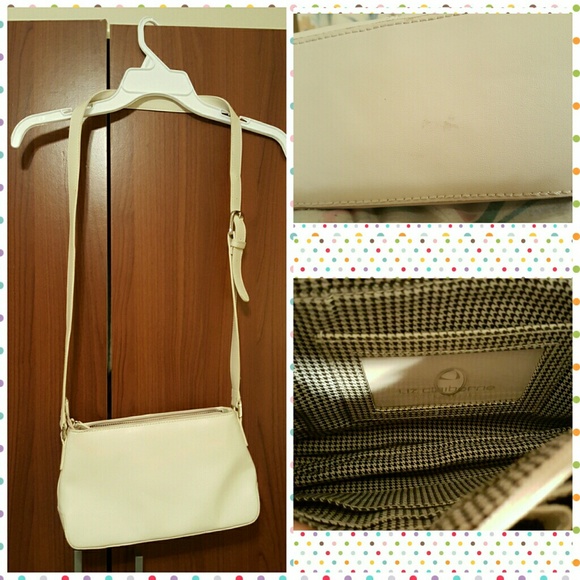 LIZ CLAIBORNE White Crossbody bag
