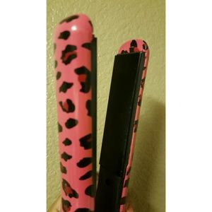 Helen of Troy 1" cer. Flat iron