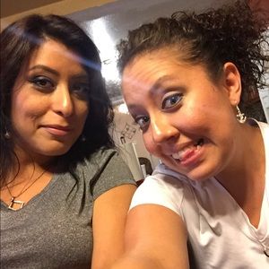 Meet your Posher, Zaira