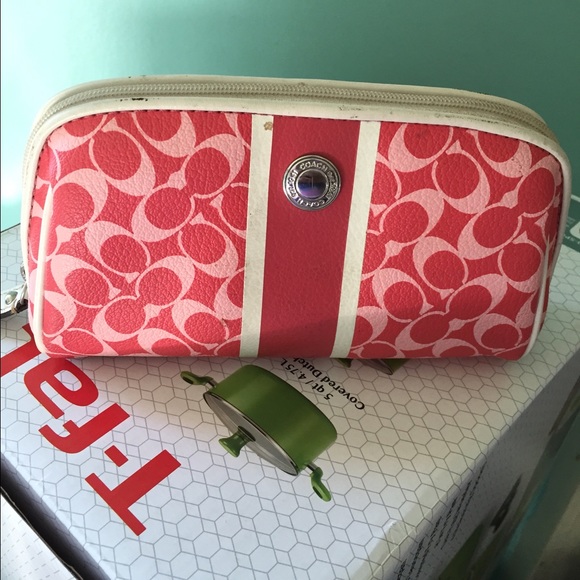 Coach cosmetic case - Picture 1 of 4
